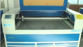 深圳成馳機電設備 專業供應龍崗激光雕刻機與切割機